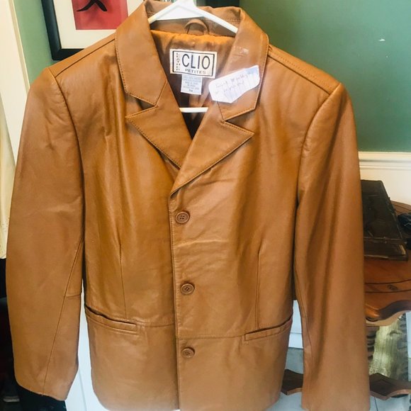 Woman’s Leather Jacket - Picture 1 of 6